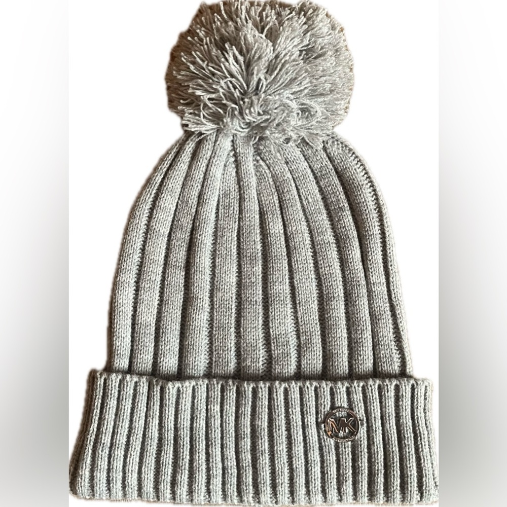 Michael Kors Gray Knit beanie Hat. New without tags.